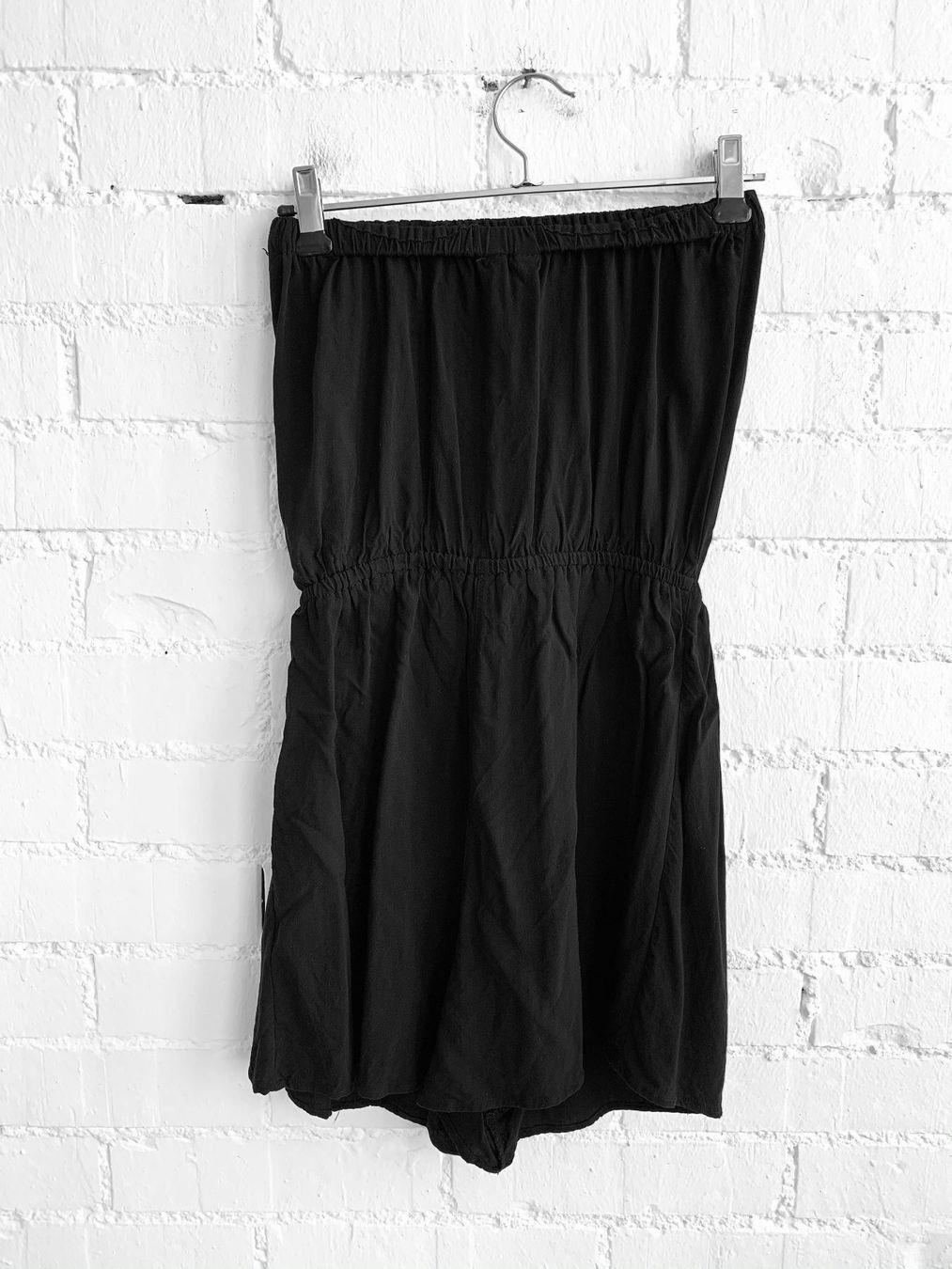 Tute: Kurzer schwarzer Jumpsuit – Usato da Bern venduto da Fraeuleinhonig 3