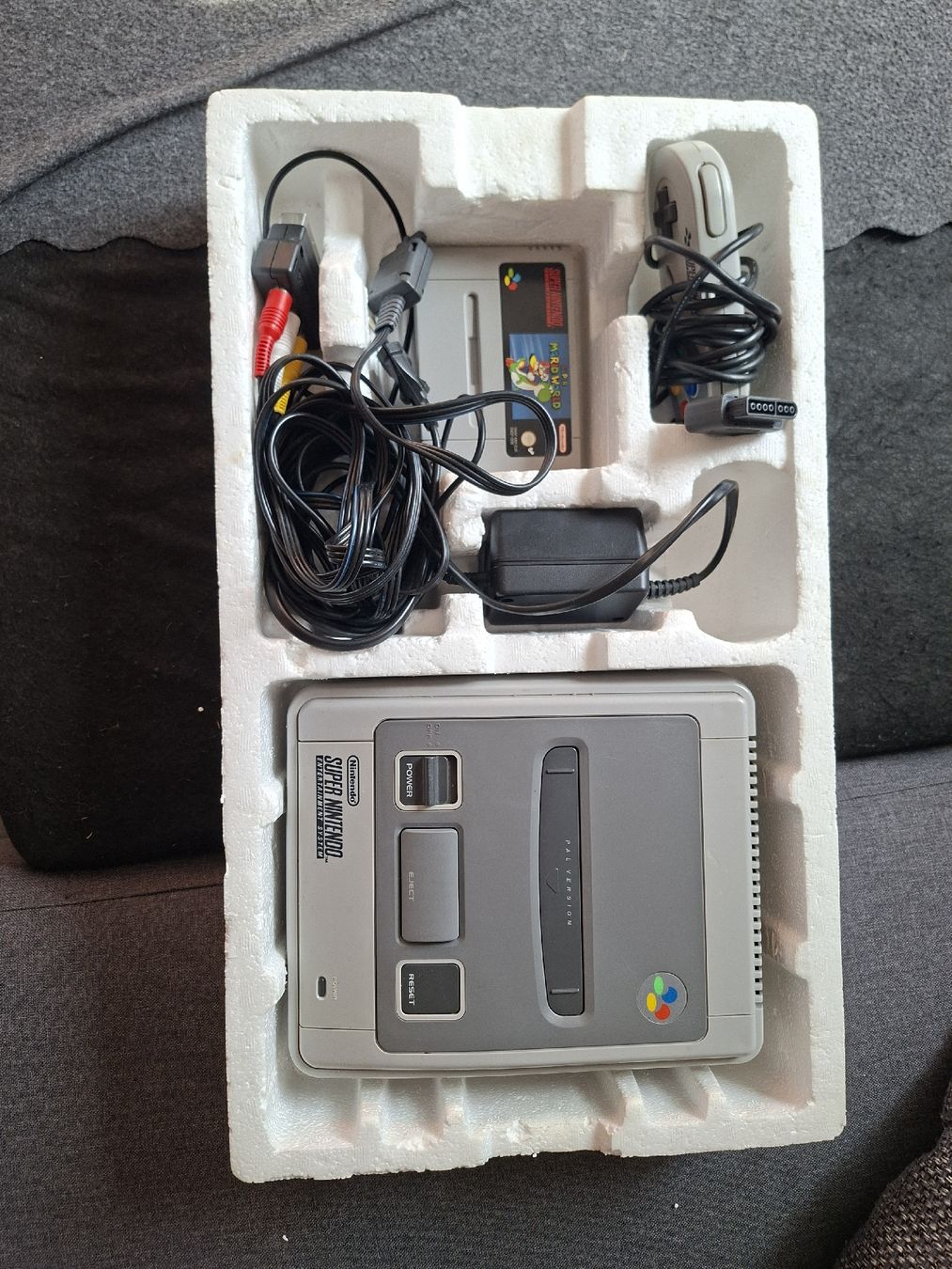 Nintendo Konsolen: Super Nintendo + Super Game Boy More Fun Set – Gebraucht aus Büren zum Hof von Flohmarkt_Bern 5