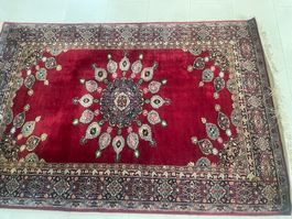 Roter Orientteppich mit Muster, guter Zustand, 190x130cm