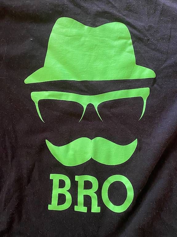 T-shirts: T-Shirt Bro – D'occasion à Nussbaumen AG par GeorgiaB 1