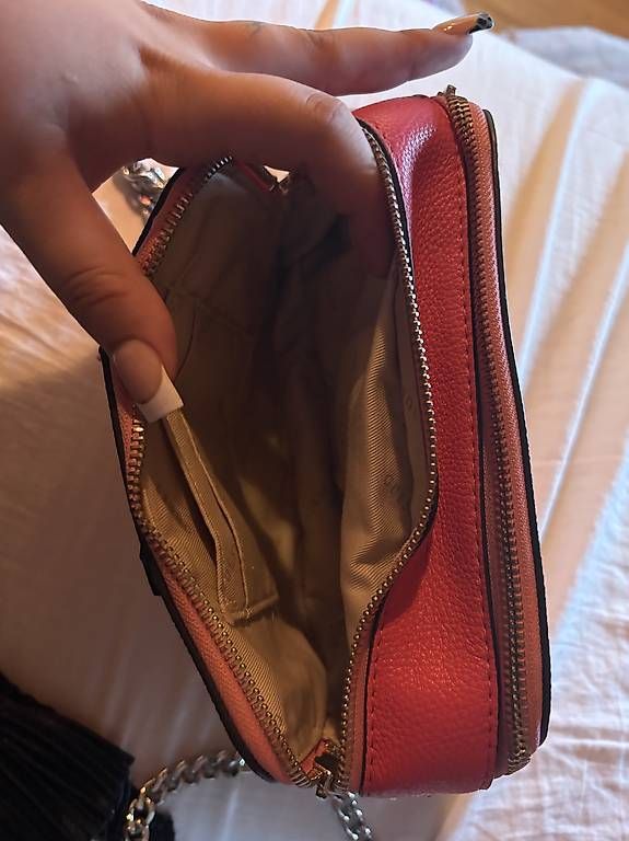 Borse da donna: Guess Handtasche – Usato da Hellikon venduto da ind_m7n8 3