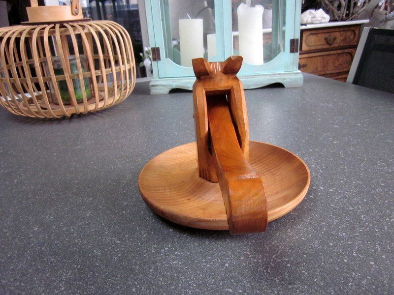 Elettrodomestici da cucina: Vintage Eichhörnchen Nussknacker mit Schale aus Holz – Usato da Bischofszell venduto da raika 3