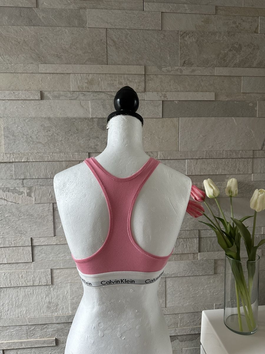 Calvin Klein Top: Calvin klein Top,Sport – Usato da Evilard venduto da Cristal111 1