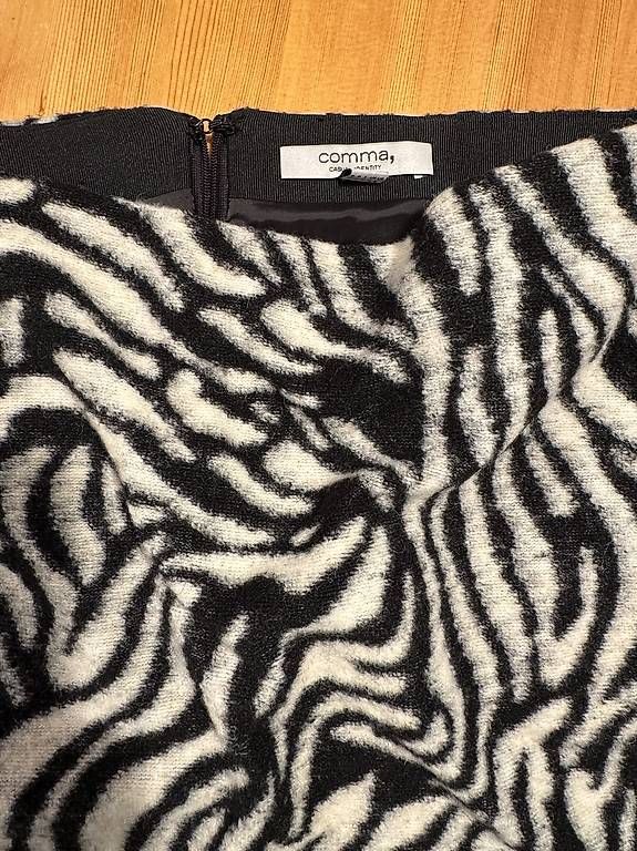 Gonne: Damenrock Zebralook – Usato da Laax GR venduto da sue987 2