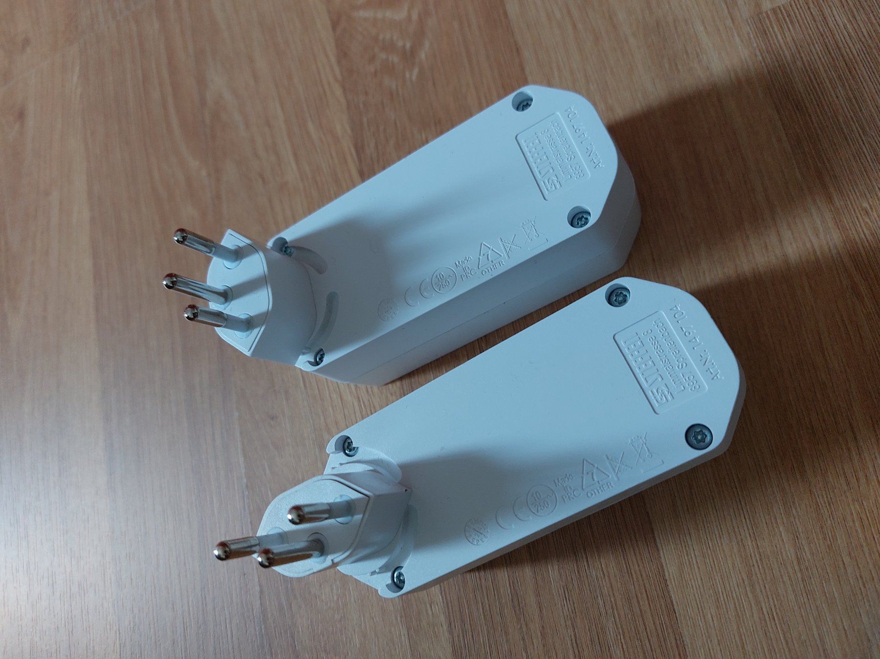 Stecker: Multi Steckdosen und Schuko adapter – Gebraucht aus Effretikon von Alexis24 2