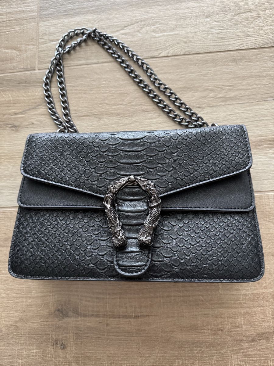 Taschen für Damen: schwarze Handtasche – Gebraucht aus Wallisellen von mel.sinta