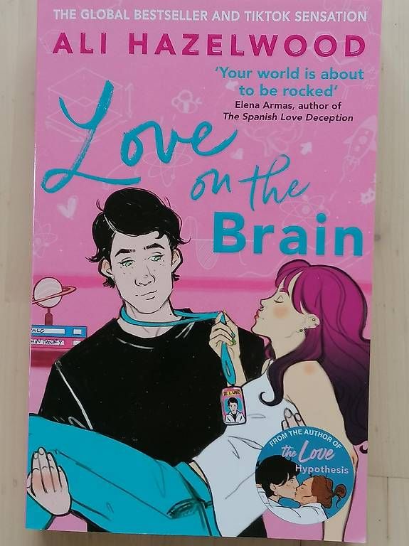 Bücher: Ali Hazelwood, Love – Neu (gemäss Beschreibung) aus Marthalen von bahnundflug