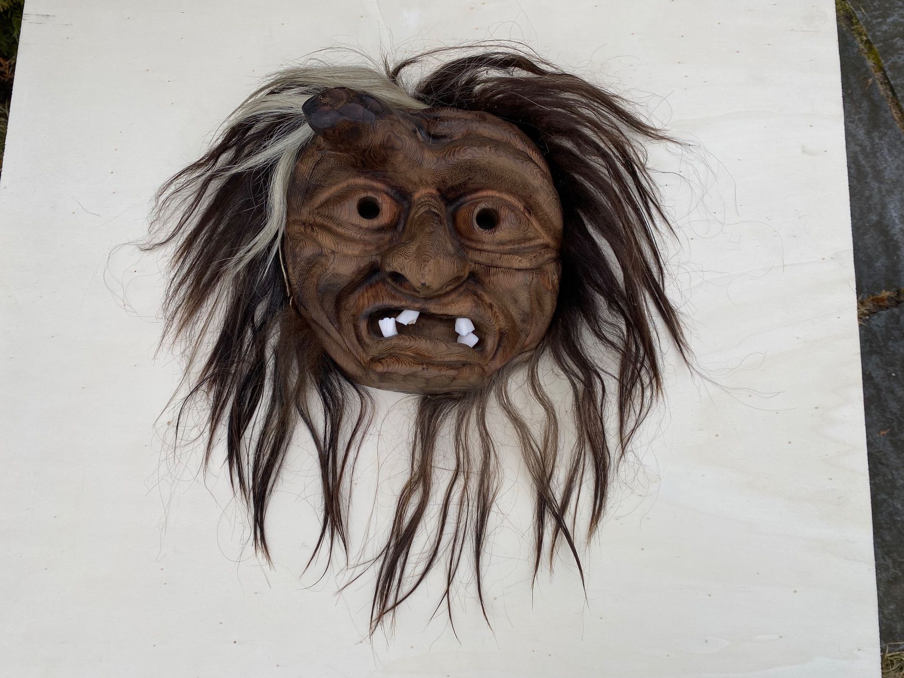 Altro in Antiquarato & Arte: sehr schöne alte Walliser Holzmaske – Usato da Feldbach venduto da Olive1 4