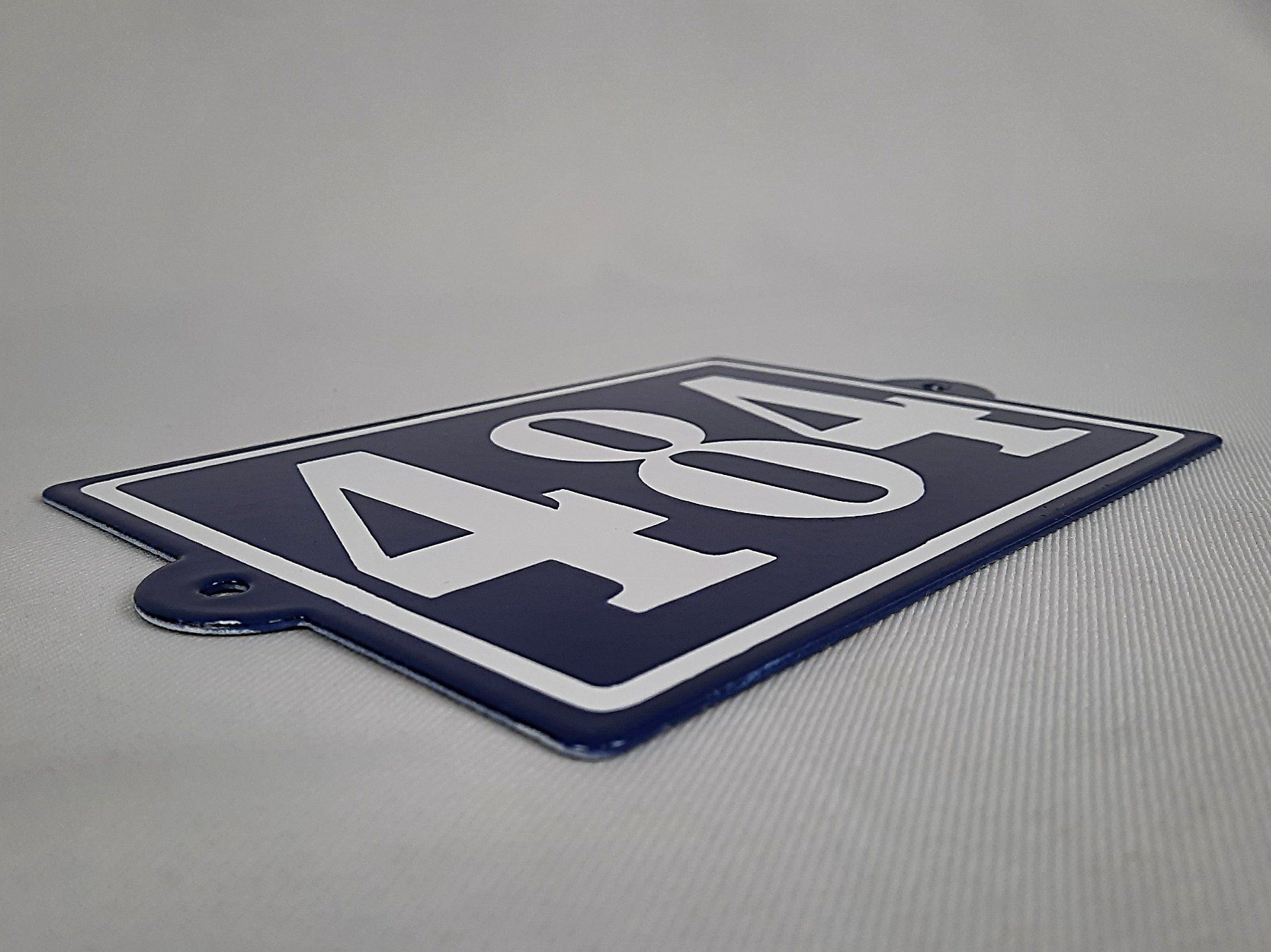Insegne: Emailleschild Hausnummer 484 – Usato da Beinwil am See venduto da Restwert_Beinwil 1