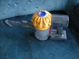 Dyson Akkustaubsauger aus Wohnungsräumung