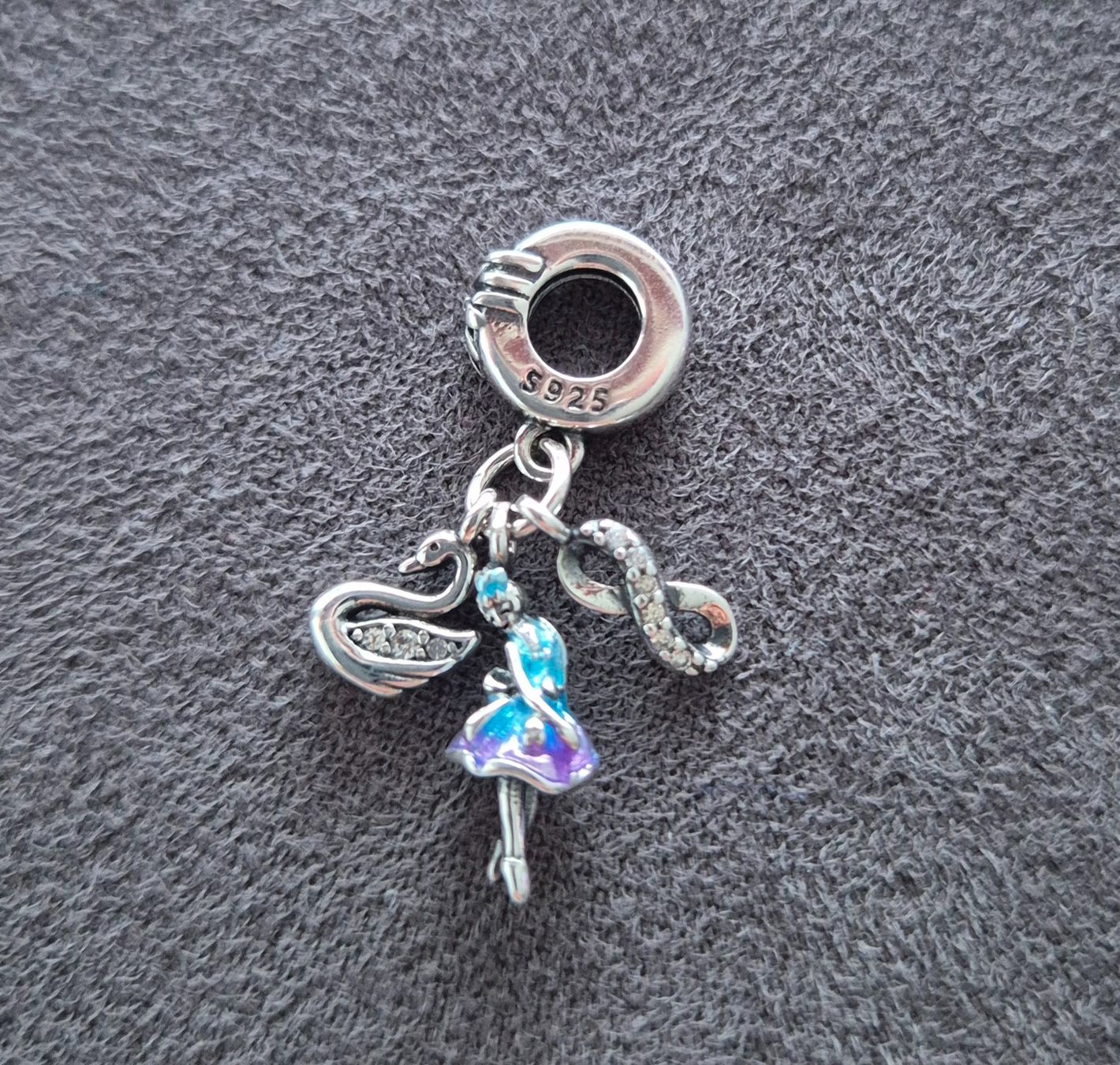 Ciondoli: Charm Schwanensee +Garantie – Nuovo (secondo la descrizione) da Rotkreuz venduto da Carbone_Bijou-Shop