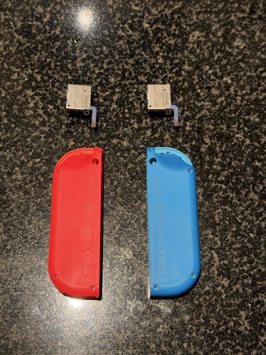 Nintendo Controller: Switch OLED Joy-Con Gehäuse + Original Sticks – Gebraucht aus Lausanne von Planet_Faisceaux 2