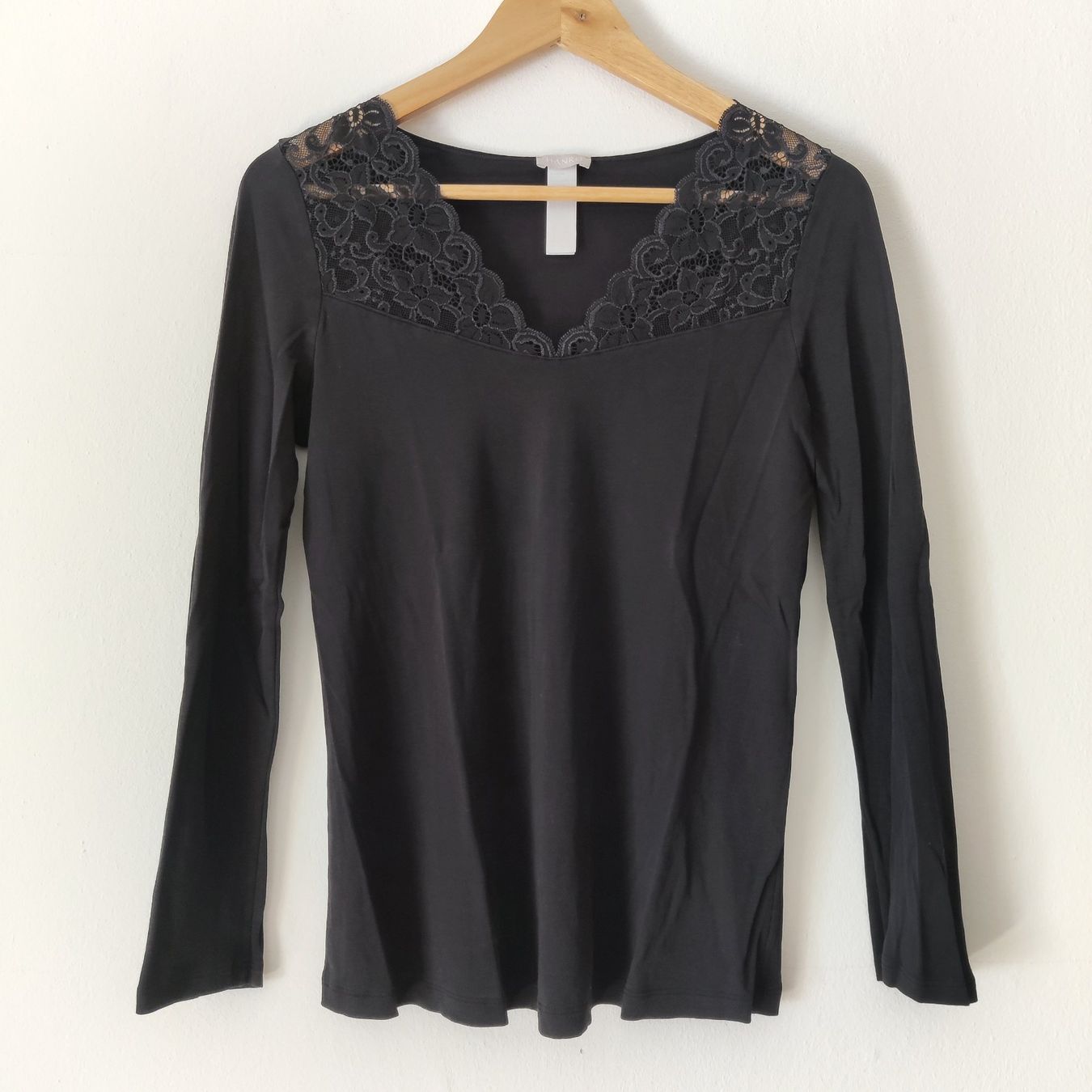 Hanro T-shirt: HANRO Spitzen Pullover Pulli Bluse Shirt Baumwolle black XS – Usato da Winterthur venduto da Lotusherz