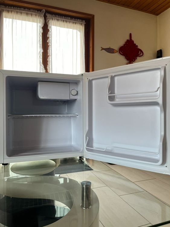 Mini Frigo 76L Avec Congélateur - Porte Vitrée, étagères Réglables - Noir - Pour Salon, Bureau, Cave à Vin - 2