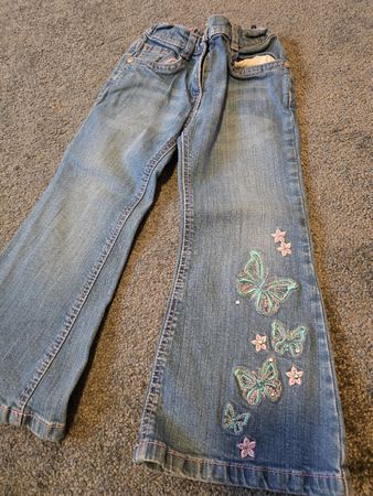 Jeans Mädchen Grösse 104 Schmetterling Motiv