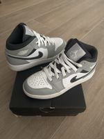 Air Jordan 1 Mid GS, gris blanc, taille 35.5