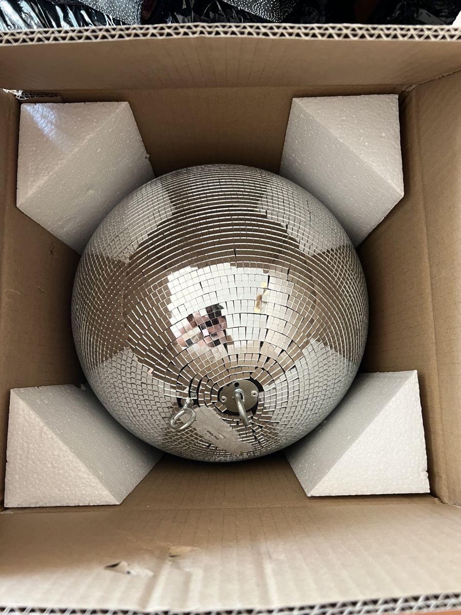 Alle Dekorationen: Discokugel Spiegelkugel 30 cm Durchmesser – Gebraucht aus Biel/Bienne von mona222 1