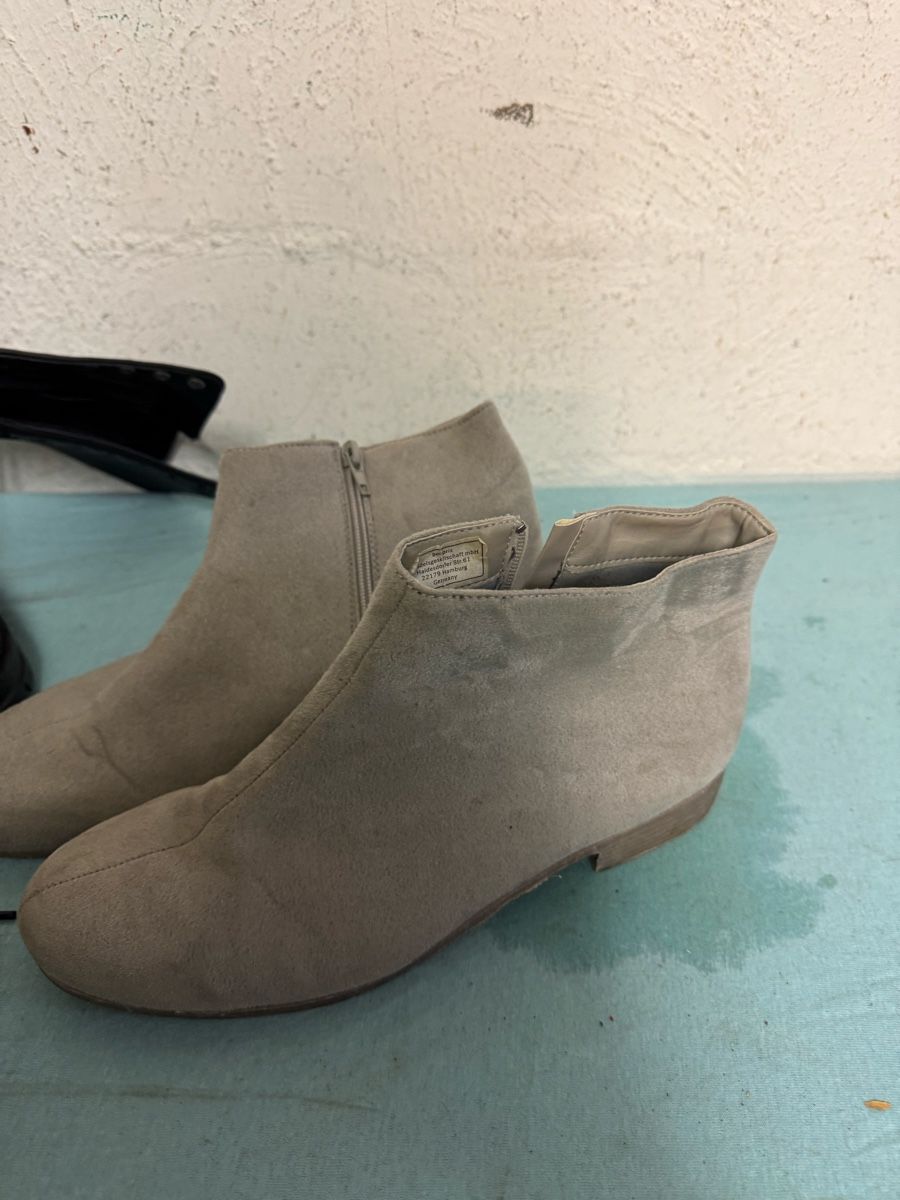 Scarpe da donna: Verschiedene Schuhe Nr 70 – Usato da Effretikon venduto da Effi0111 2