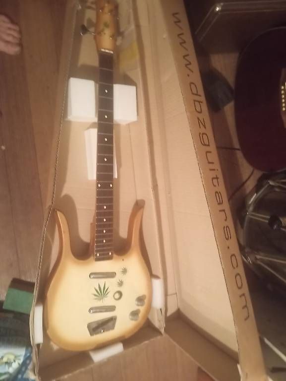 Danelectro Strumenti musicali: Danelectro 58 Longhorn E-bass Reissue 1990 – Usato da Basel venduto da Petergunn