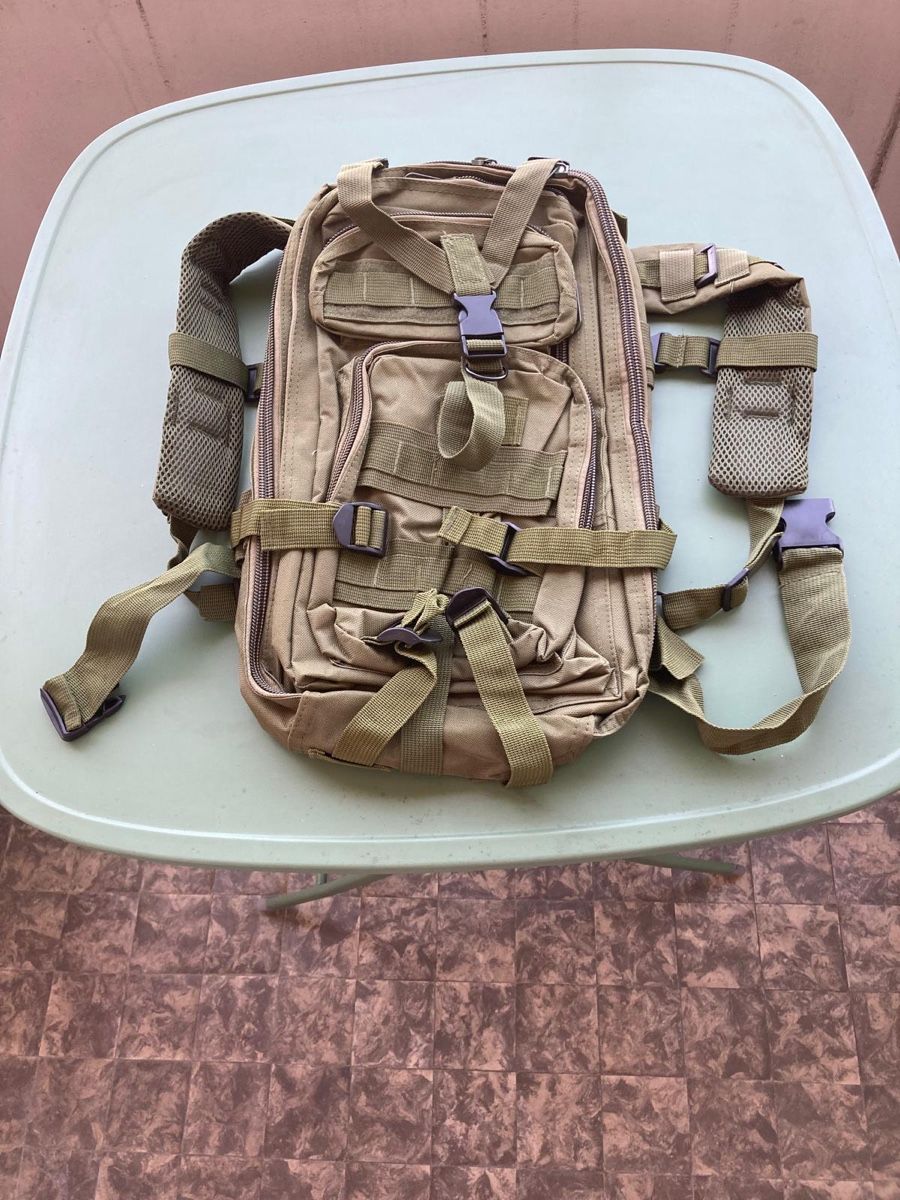 Zaini: Military Rucksack – Nuovo (secondo la descrizione) da Bern venduto da tar_hm7j