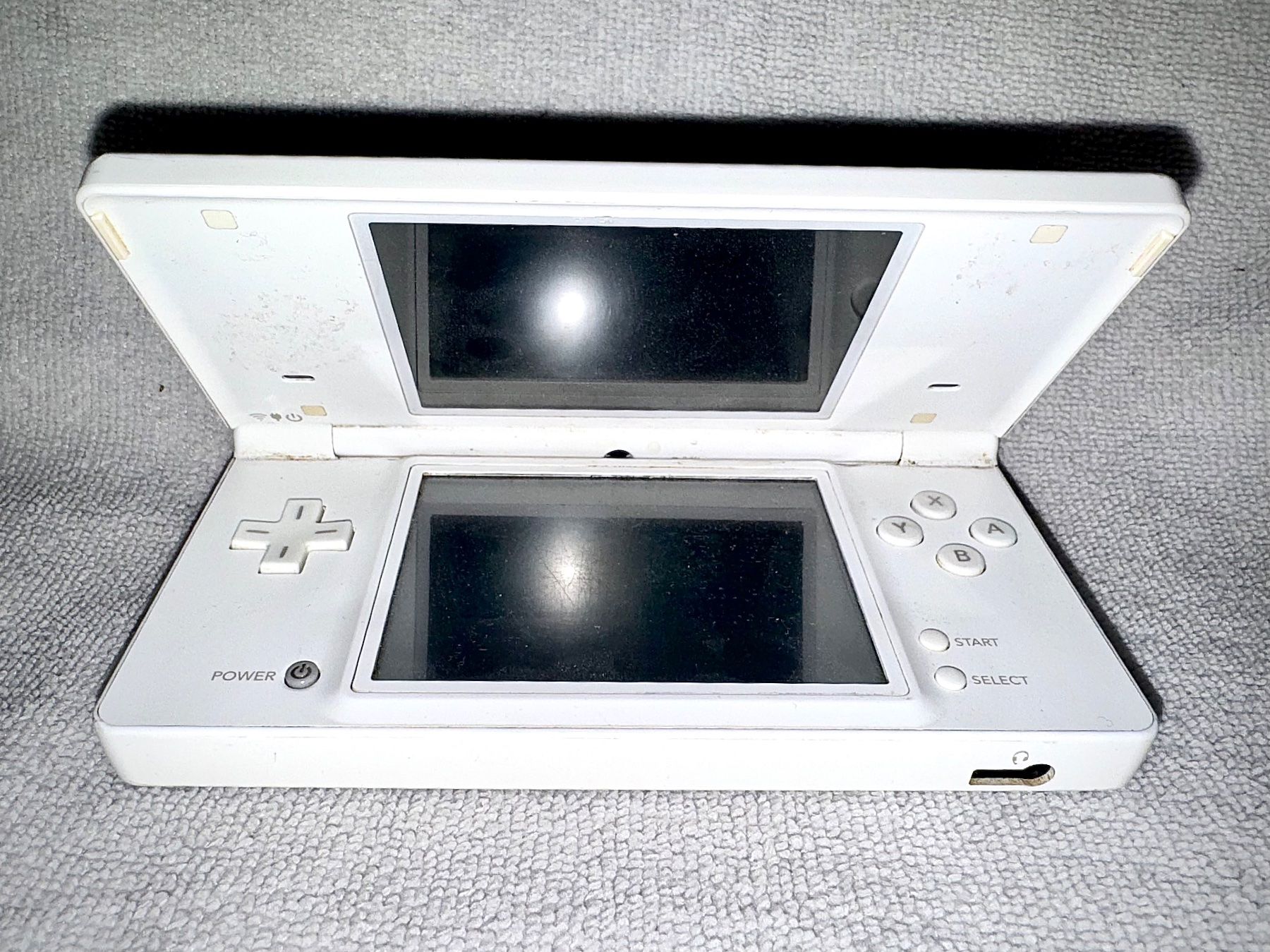 Nintendo Konsolen: Nintendo DSi – Defekt aus Bätterkinden von nam_whz2 1