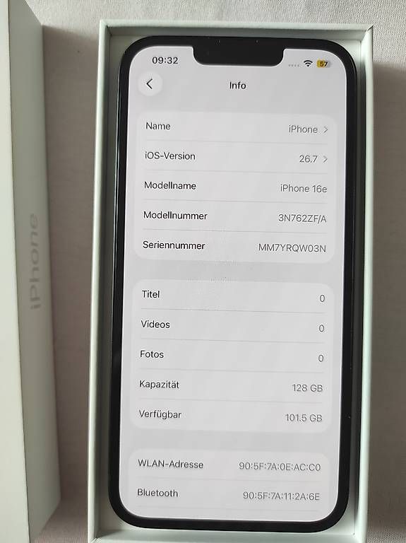 Handys / Smartphones: iPhone 16e Batterie  97% – Gebraucht aus Reinach BL von mil_b29q 2