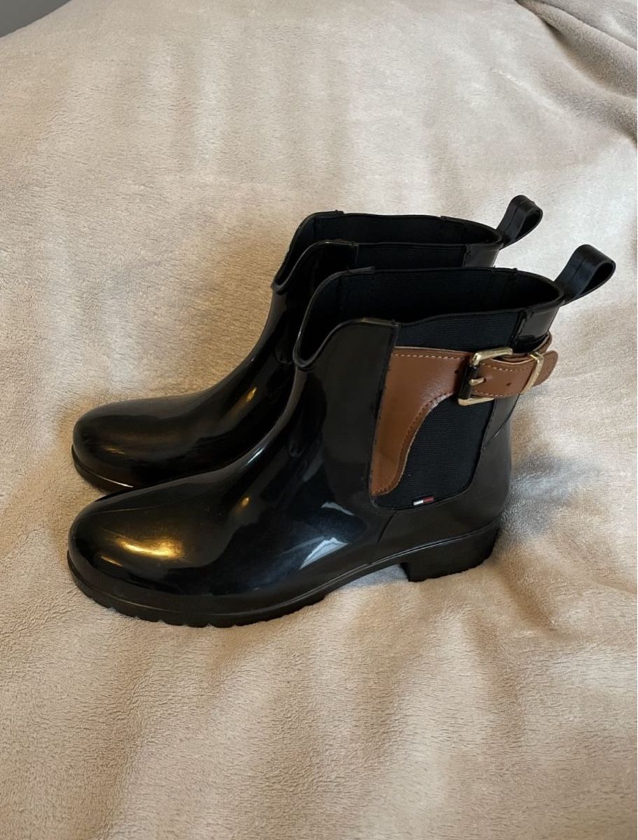 Tommy Hilfiger Scarpe da donna: Tommy Hilfiger Regenboots – Usato da Rotkreuz venduto da Bikiii87