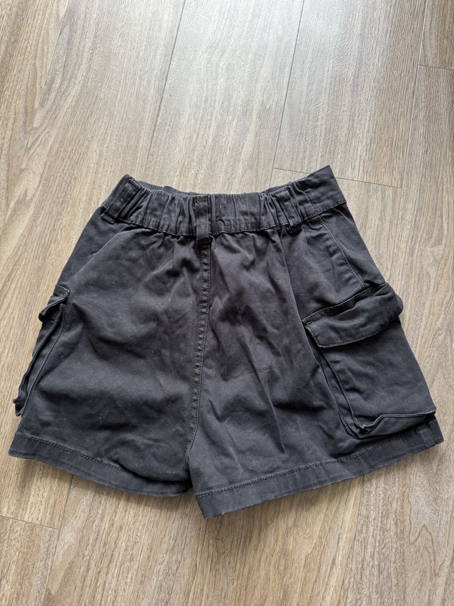 Tally Weijl Hosen: 🖤BLACK CARGO SHORTS🖤 – Gebraucht aus Dietikon von athiinax 3