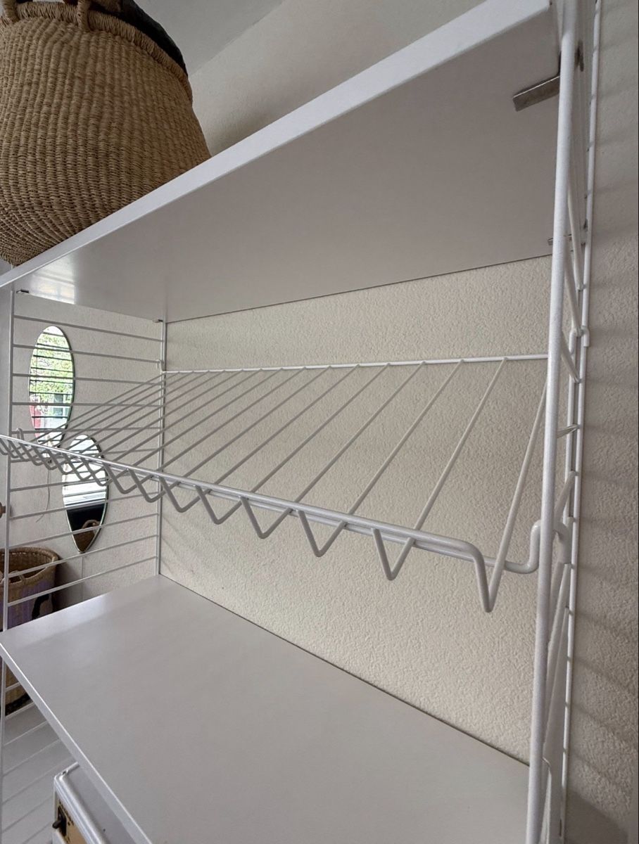 Scaffali: Weiss String Regal-System Zustand gebraucht. – Usato da Arlesheim venduto da COMA14 3