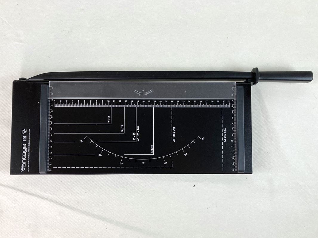 Tutte le macchine: VANTAGE | Schneidemaschine | Schnittl: 320mm – Nuovo (secondo la descrizione) da Wittenbach venduto da Restwert_St-Gallen 4