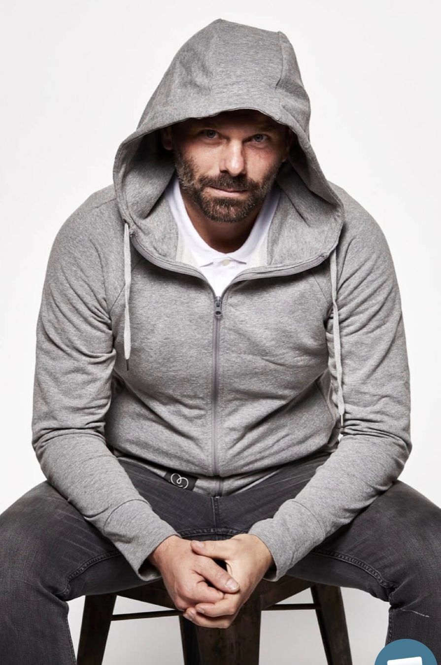 Pullover & Sweatshirts: Hoodie von Love Radius – Gebraucht aus Auvernier von E111 5