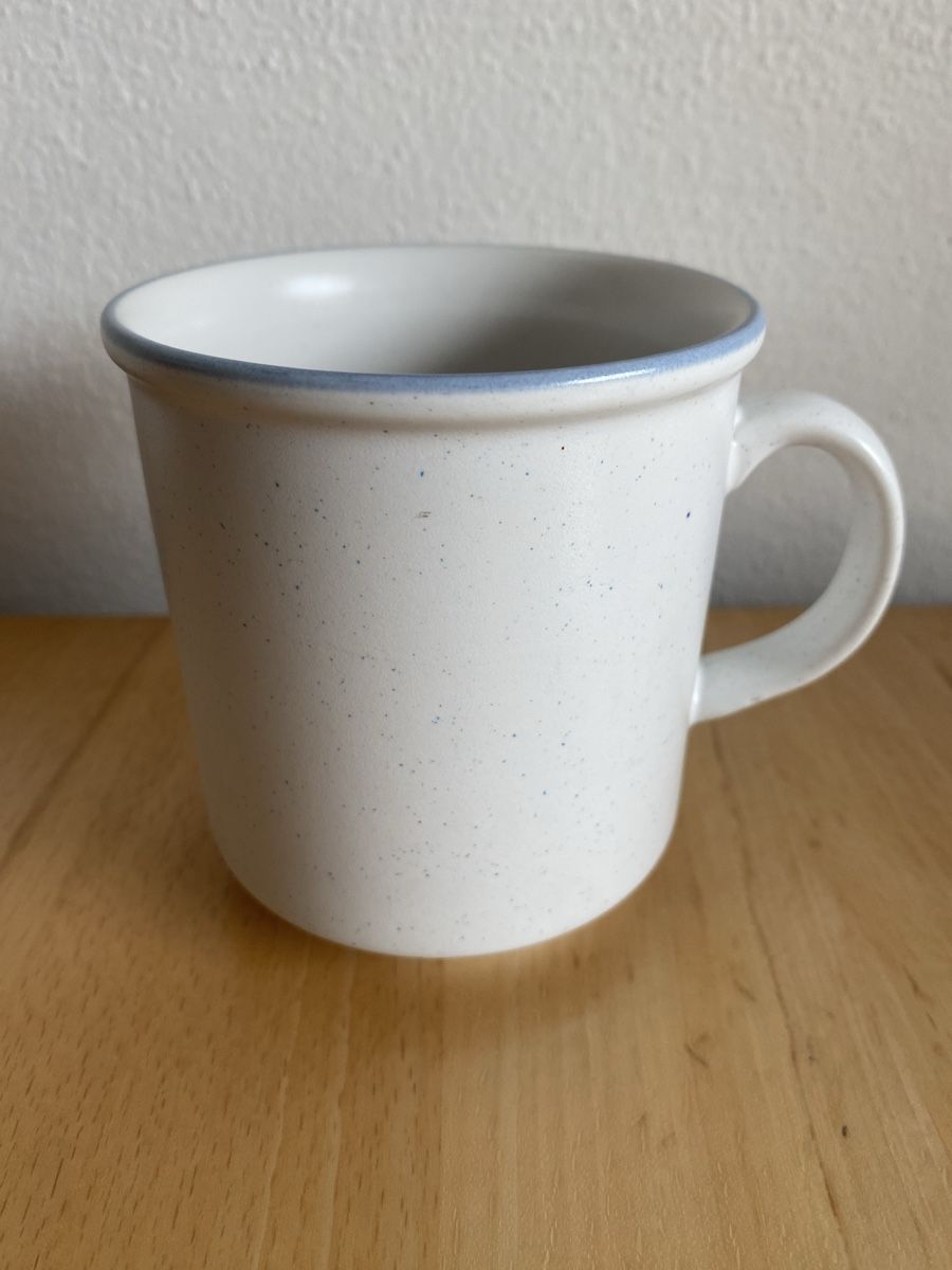 Rössler Tassen: Rössler Mug / Tasse weiss hellblau – Gebraucht aus Schwarzenburg von Michellu