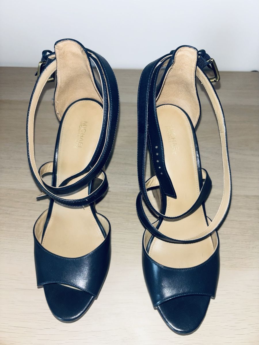 Michael Kors Damenschuhe: Chaussures Michael kors compensées taille 40   – Gebraucht aus Troistorrents von gag_k7q6