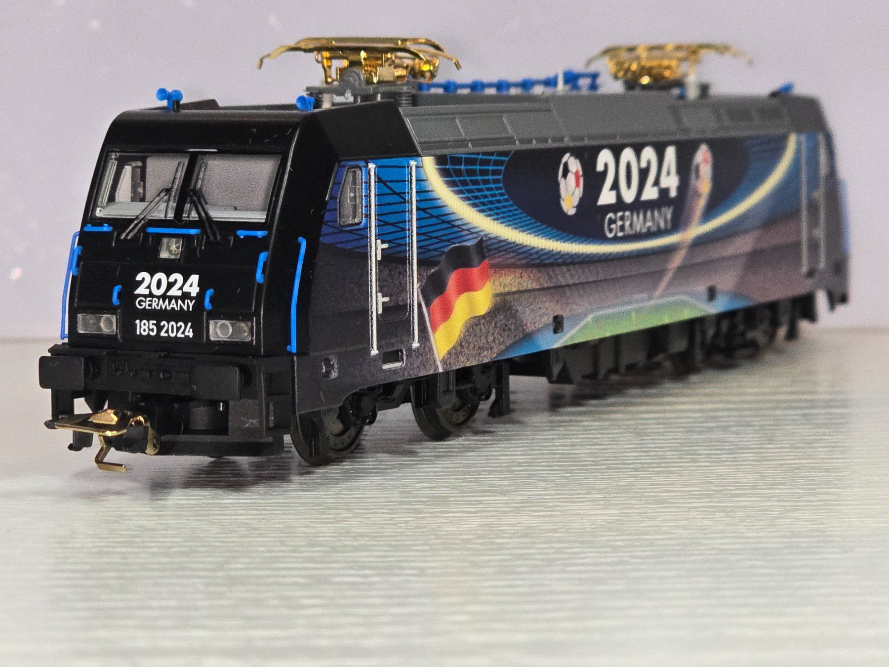 Märklin Modelleisenbahnen: Märklin 36649, DB, Br 185.2, WM 2024, Germany, MFX Sound – Neu (gemäss Beschreibung) aus Kloten von Nicola2 5