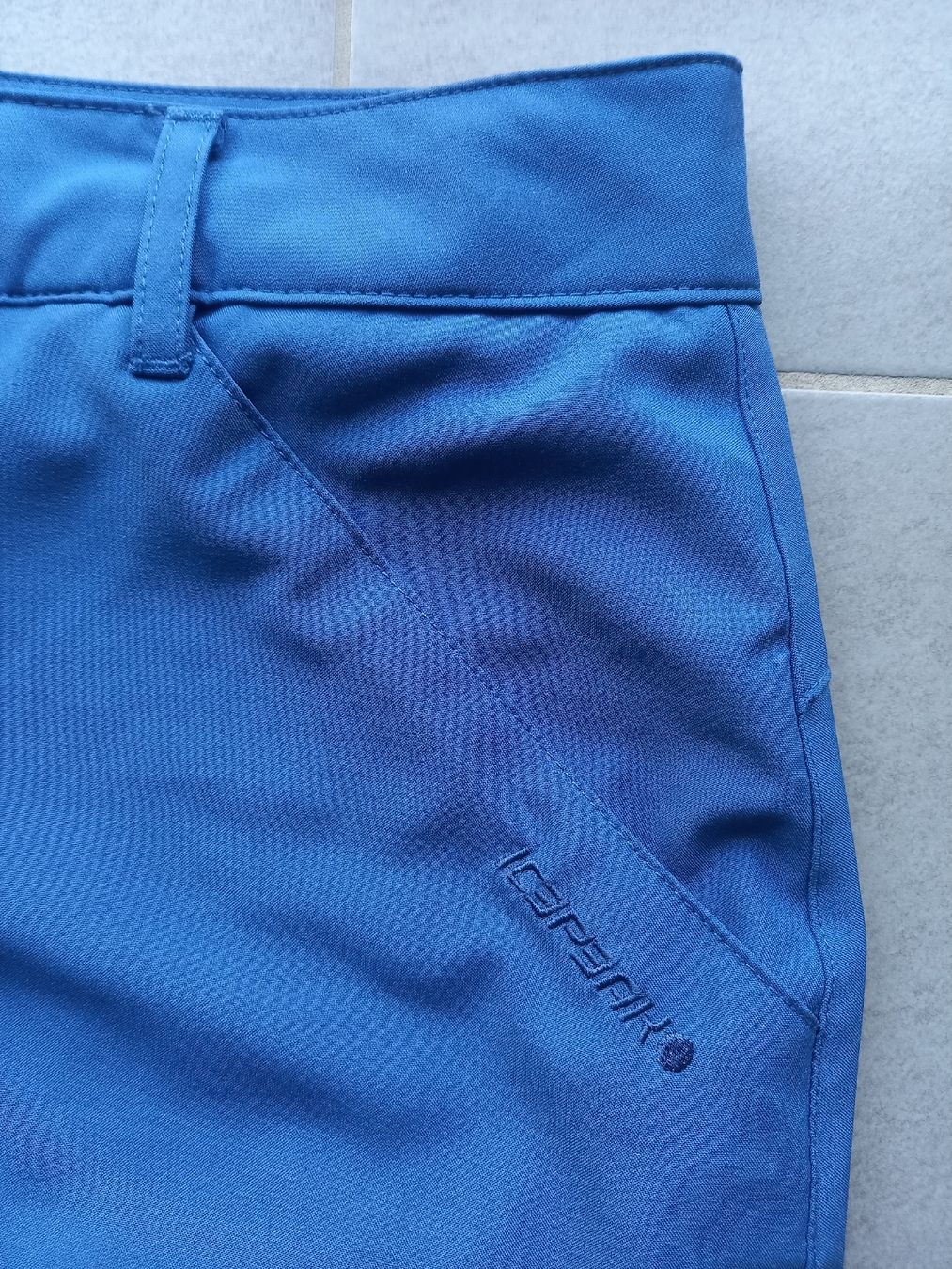 Icepeak Gonne: Sport Rock mit integrierter Hose – Usato da Sissach venduto da DenJoe 4