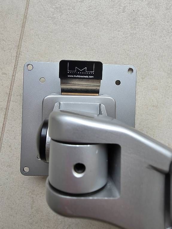 Staffa per monitor: Computer Monitor Stand – Usato da Hergiswil NW venduto da luc_b5pz 4