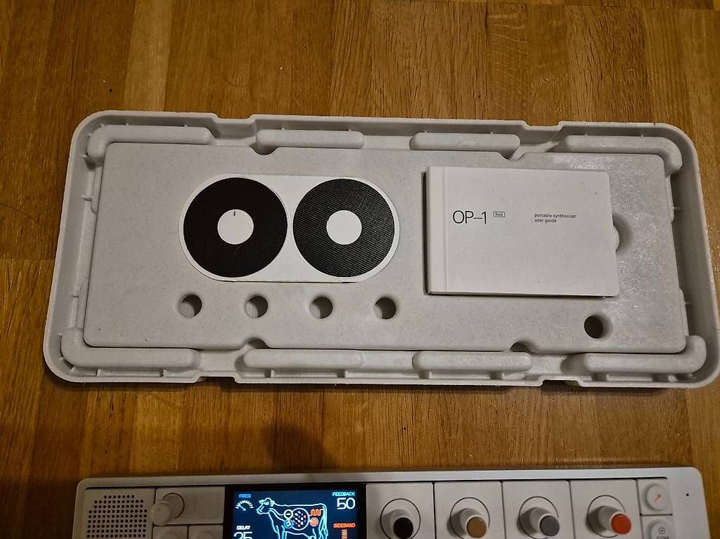 Strumenti musicali: Teenage Engineering OP-1 Field – Usato da Siebnen venduto da RonnieMartin 2