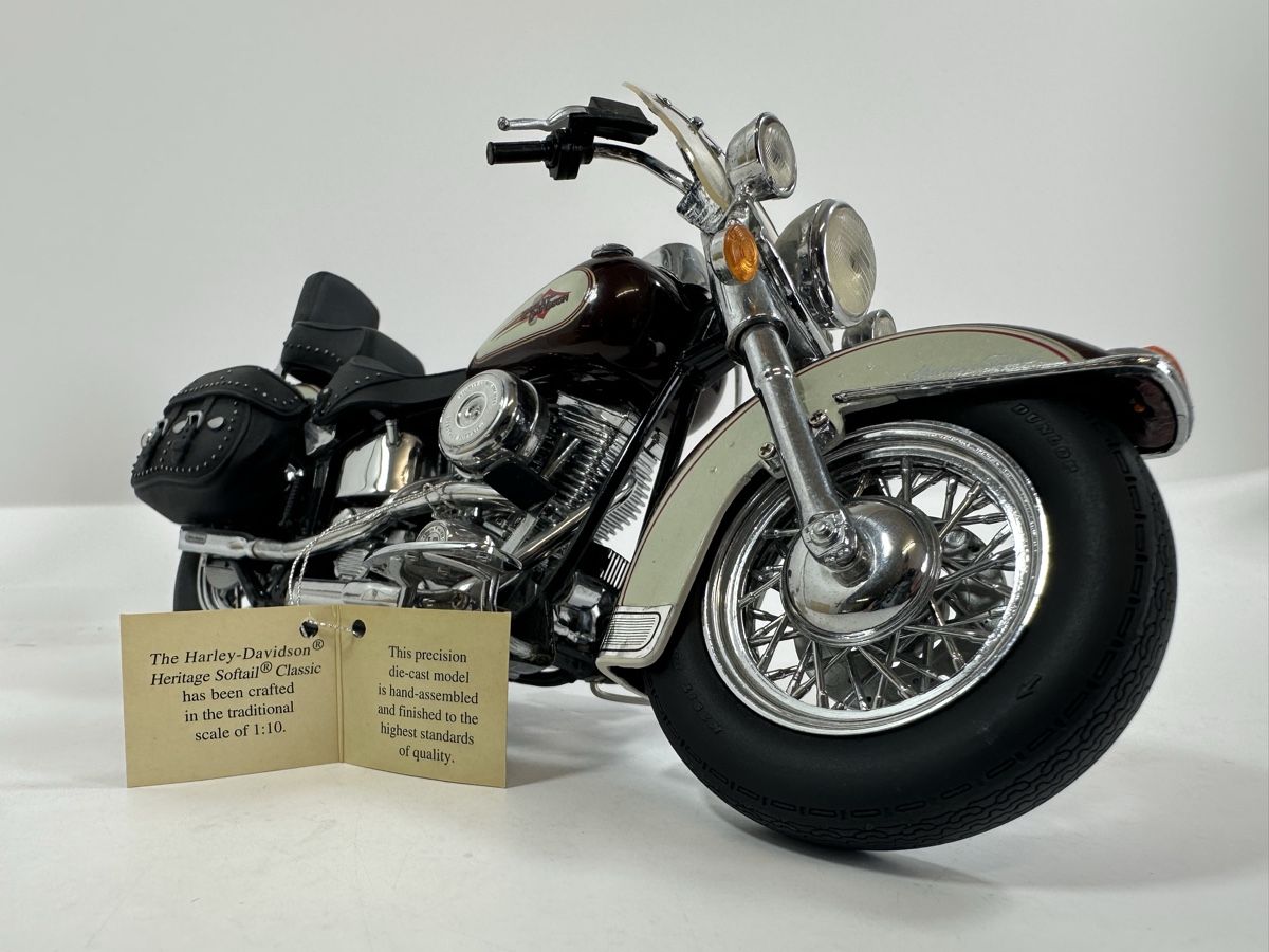 Franklin Mint Kit di modellismo & Modellini statici: Harley Davidson Heritage Softtail 1:10, FRANKLIN MINT – Usato da Zofingen venduto da rf9_x2xt