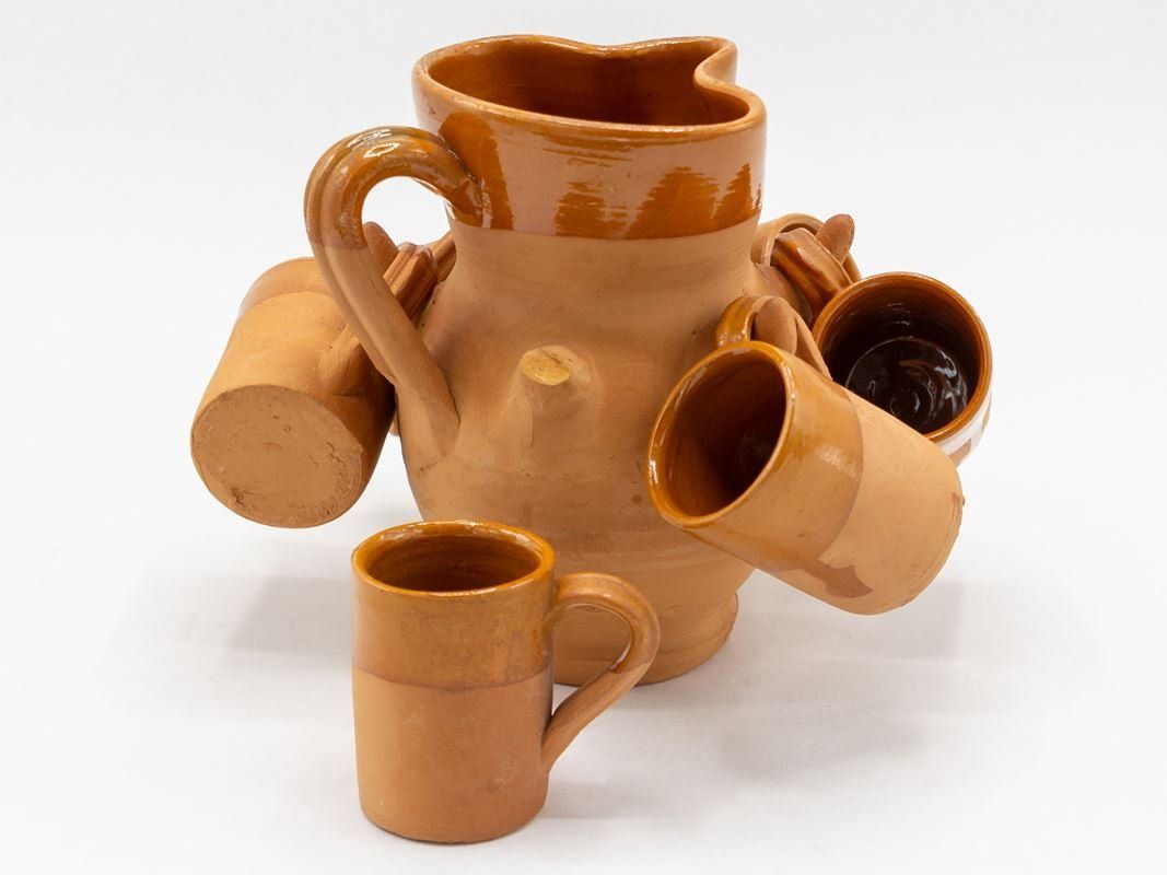Set di piatti: Tonkrug Set mit sechs Bechern hellbraun – Usato da Romanshorn venduto da Restwert_Romanshorn