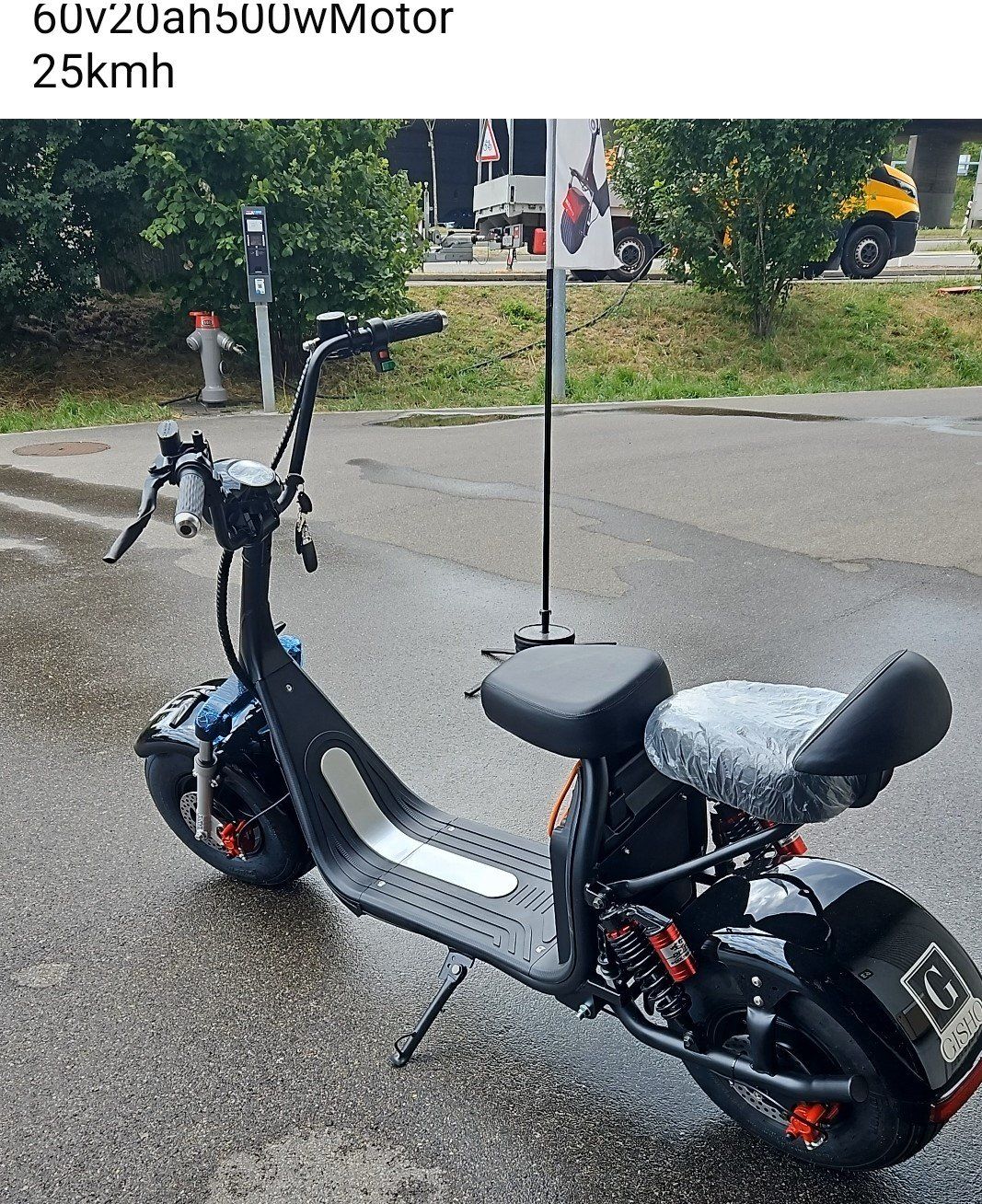 Scooter: E-Scooter neuwertig - nur 8,8 km – Nuovo (secondo la descrizione) da Beringen venduto da 8212Neuhausen 3