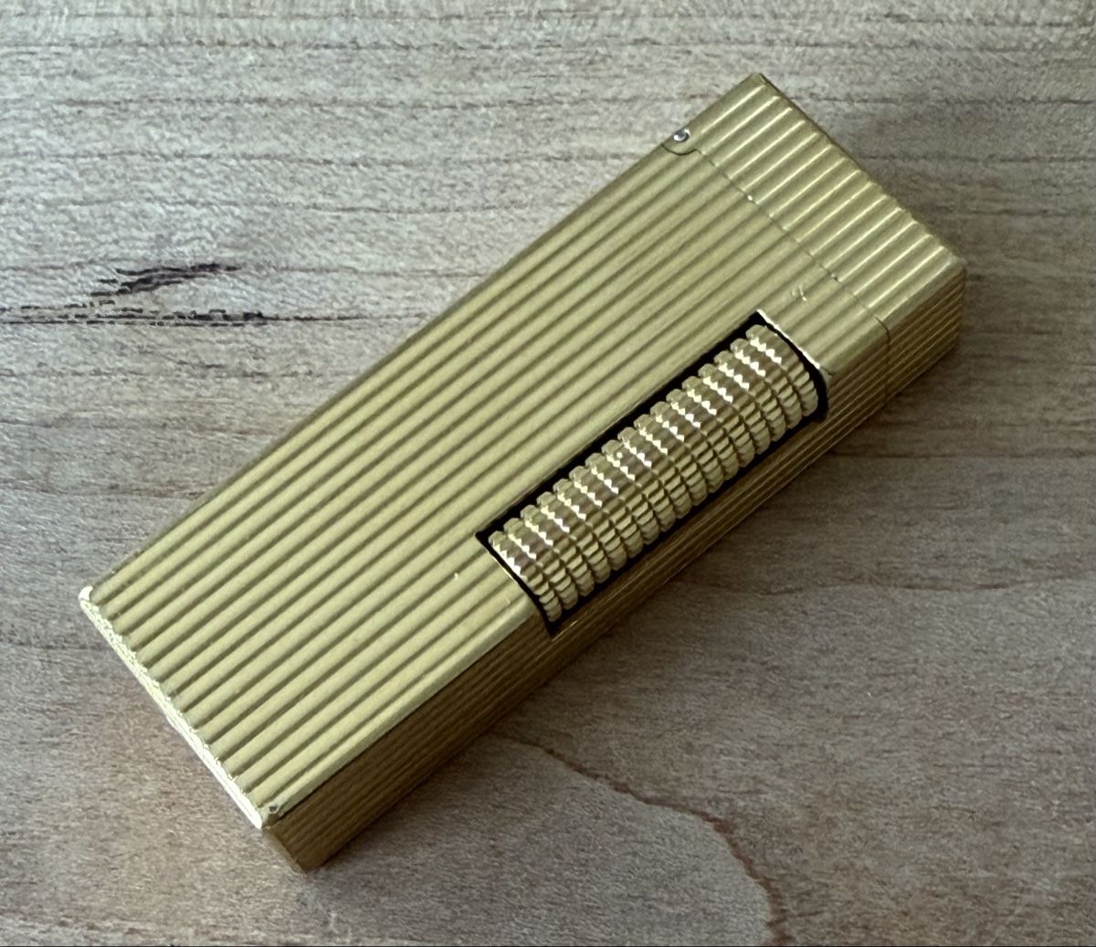 Dunhill Accendini: professionell restauriertes Vintage Dunhill Feuerzeug – Usato da Embrach venduto da watchesandlighters
