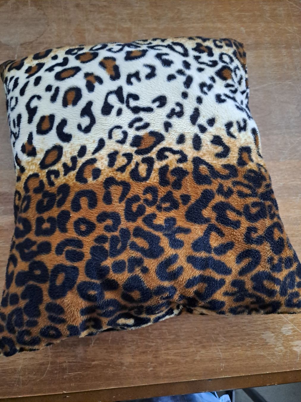 Coussins: Kissen Leopard Muster Stoff Grösse ca. 40x40 cm – D'occasion à Zürich par Schoebi19 3