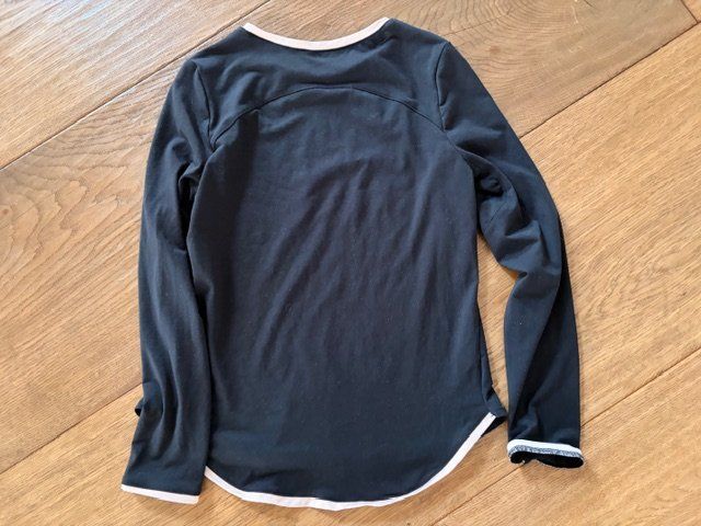 Camicette, T-shirt & Top: Langarm Sportshirt Gr. 134 – Usato da Tennwil venduto da nando59 1