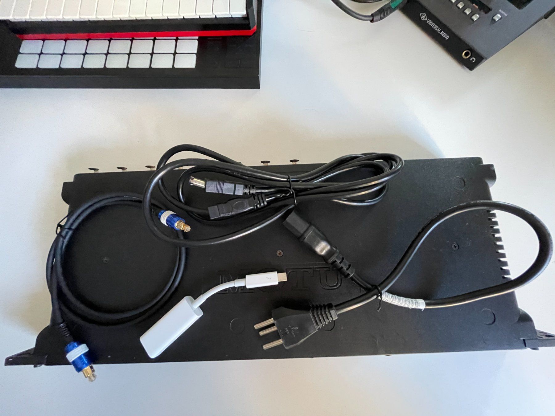 Equipement studio: MOTU 8 Pre Firewire Interface – D'occasion à Gümligen par adomas-romas 3