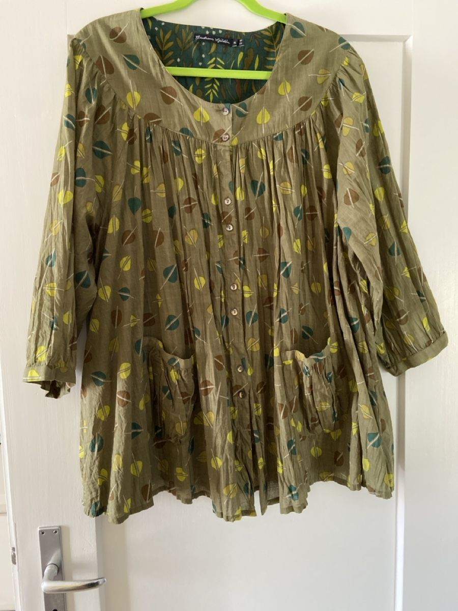 Gudrun Sjöden Camicette: Südwind Bluse, Grösse XXL, Baumwollstoff mit Blattmuster – Nuovo (secondo la descrizione) da Villmergen venduto da Savogin