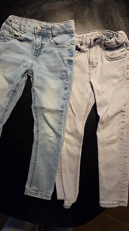 Pantaloni: jeans zara gr. 110  – Usato da Niederwangen BE venduto da Hmela