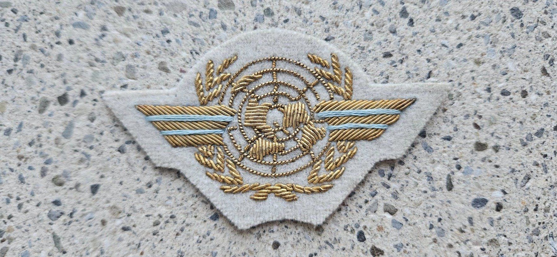 Schweizer Armee Placchette & Badge: *** Beret Abeichen Gestickt UN Rare !! *** – Usato da Riedholz venduto da fr_sIruP