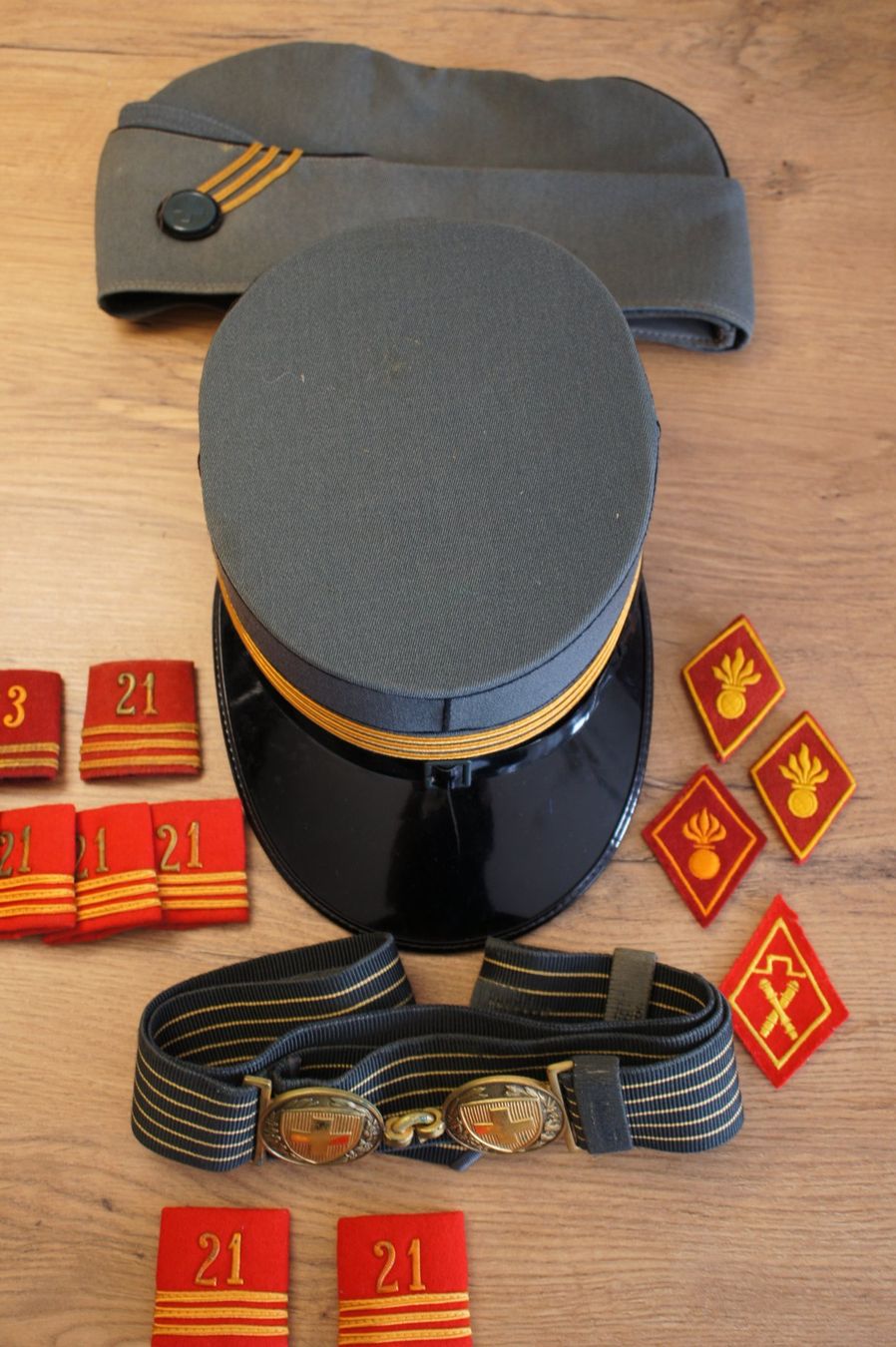 Armée suisse Chapeaux, bonnets & casquettes: Schweizer Offizier – D'occasion à Kriens par 1mars10 2