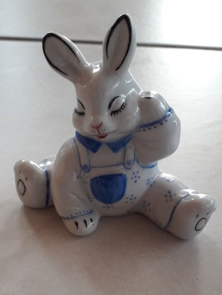 Statuette: Oster Hase handbemalt – Nuovo e nell'imballaggio originale da Winistorf venduto da acreativ3