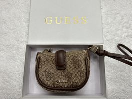 Porte-monnaie Guess marron monogramme style vintage - 45 car